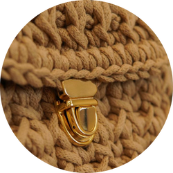 foto descricao fecho grande com botao 2